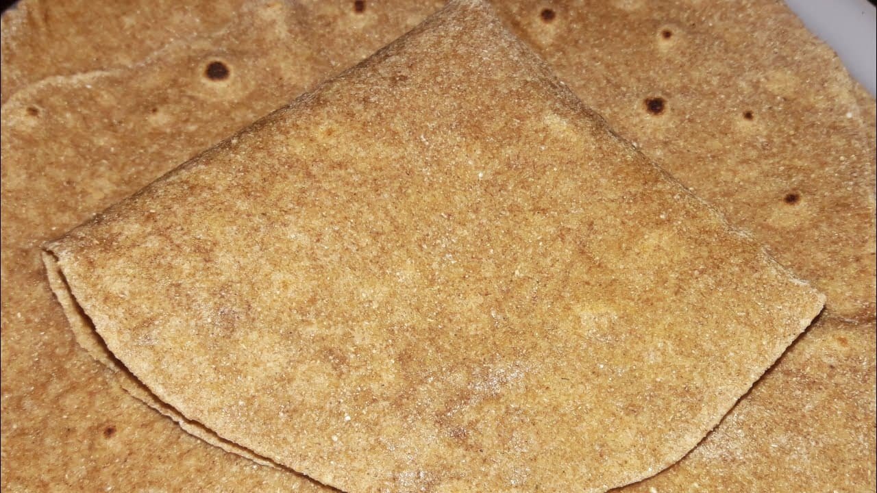 خبز التورتيلا الأسمر